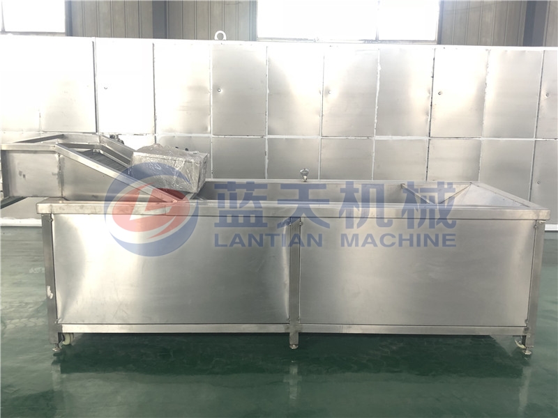 Blanching machine can avoid losing their original color and nutrition in the process of processing.